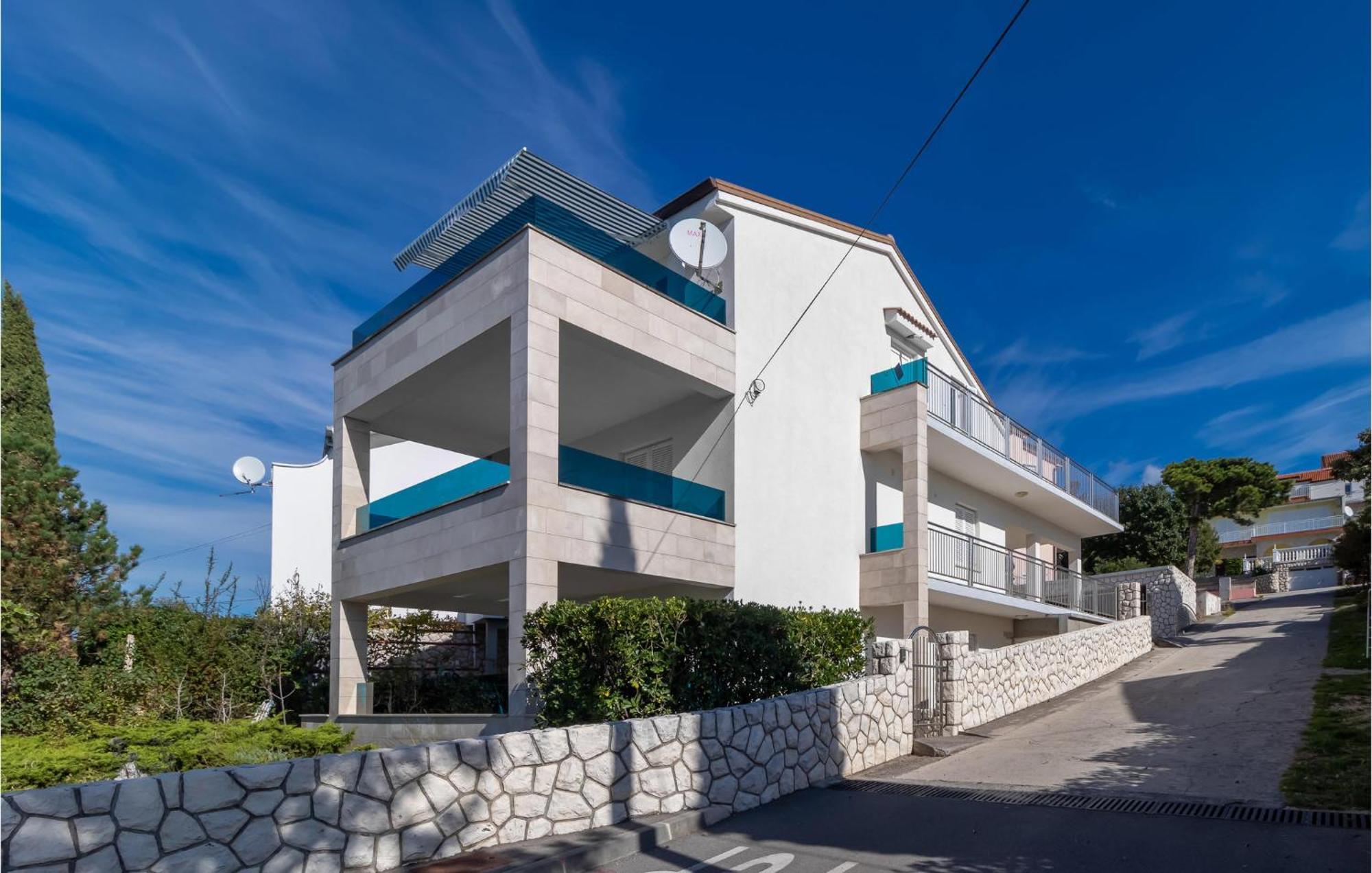 Stunning Apartment In Dramalj With House Sea View Экстерьер фото