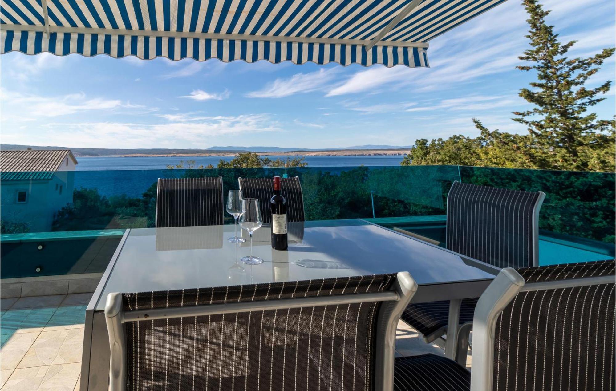 Stunning Apartment In Dramalj With House Sea View Экстерьер фото